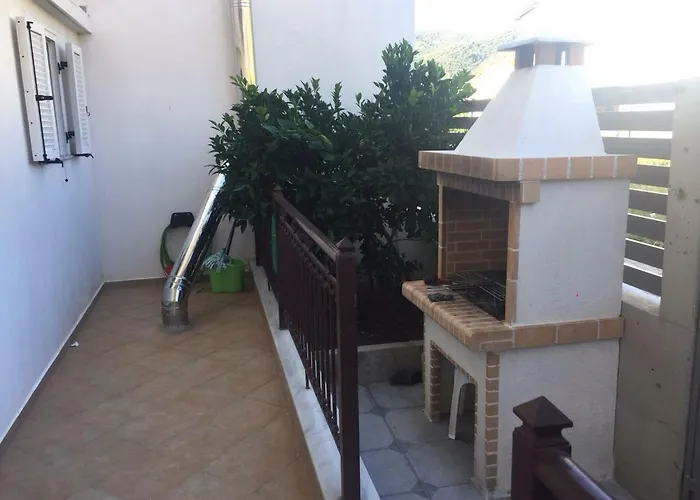 Sithonia בית נופש *